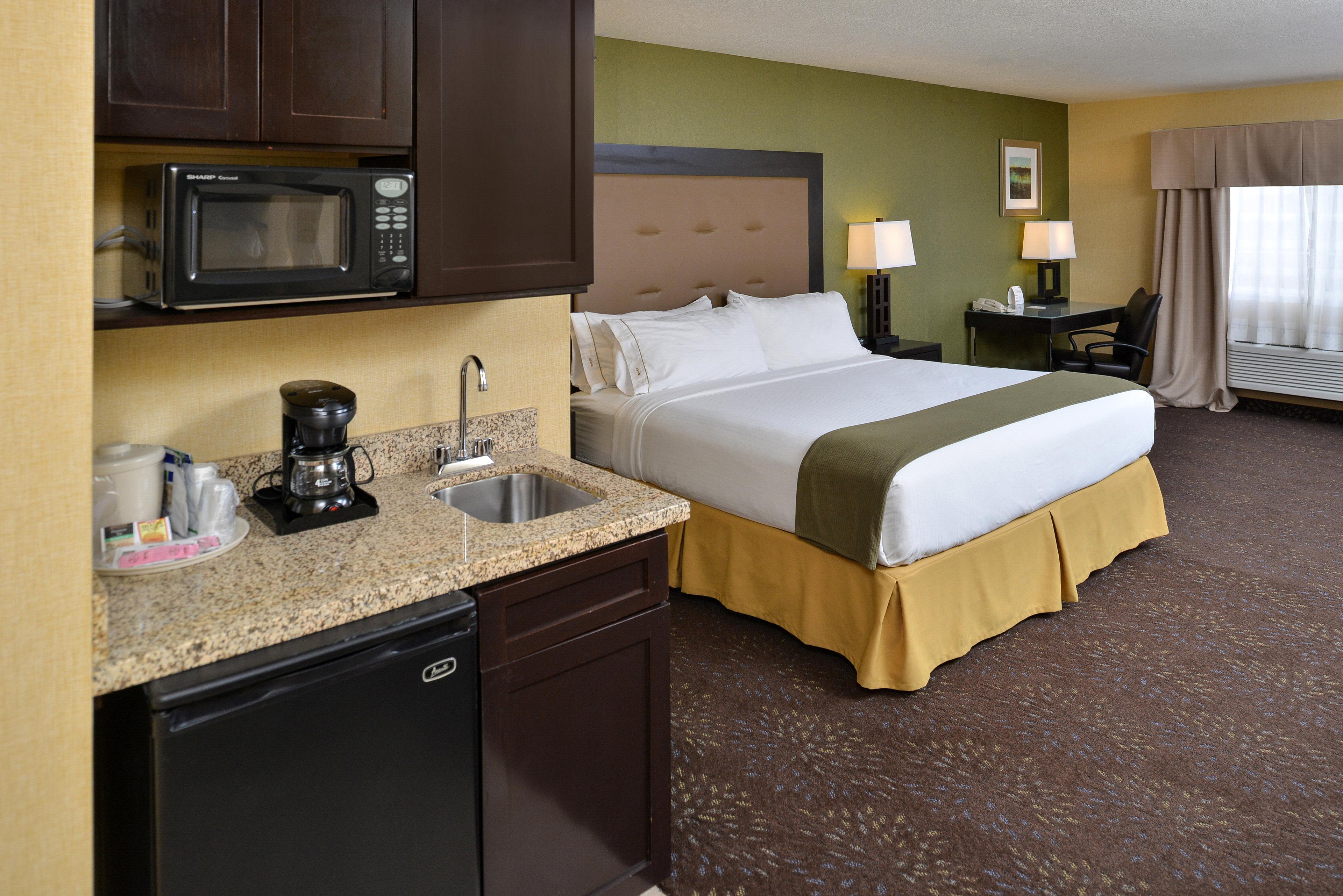 Express & By Ihg 2*